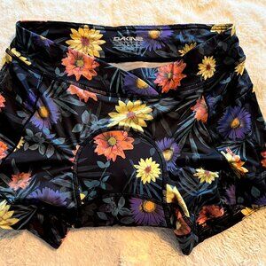 Dakine cycling shorts